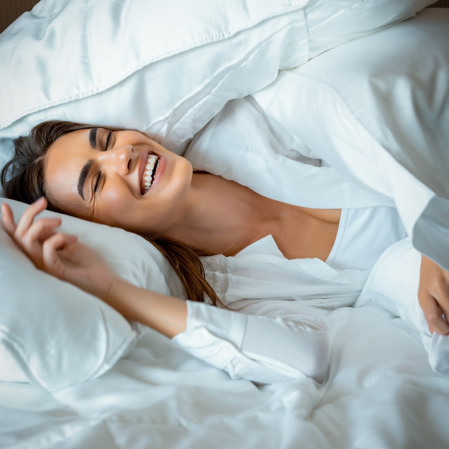 Cooling Comforter Set – Temperature-Regulating Eucalyptus Vegan Silk Comforter & Pillow Shams